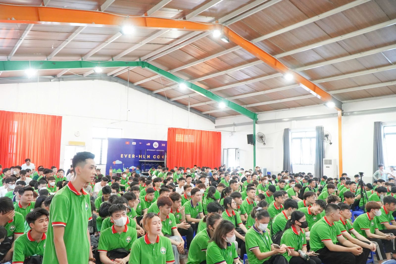 BUỔI SINH HOẠT CHÍNH TRỊ ĐẦU KHÓA DÀNH CHO SINH VIÊN K7 TRƯỜNG  CAO ĐẲNG CÔNG THƯƠNG VIỆT NAM