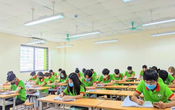XÉT HỌC BẠ NGÀNH QUẢN TRỊ KINH DOANH NÊN CHỌN TRƯỜNG NÀO UY TÍN?