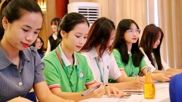 NGÀNH TIẾNG ANH THƯƠNG MẠI LÀ GÌ? HỌC XONG RA LÀM NGHỀ GÌ?