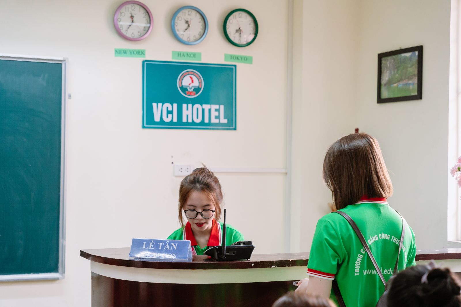NGÀNH QUẢN TRỊ KHÁCH SẠN LÀ GÌ? RA TRƯỜNG SẼ LÀM VIỆC GÌ?